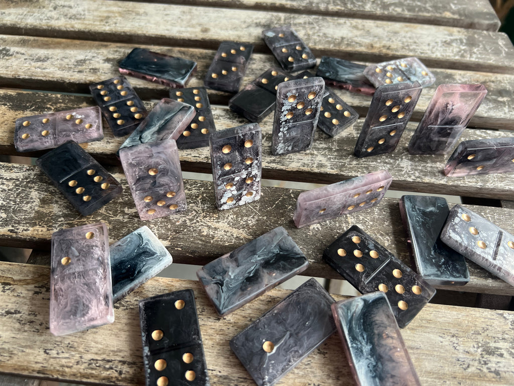 Shadow Rose Domino Set