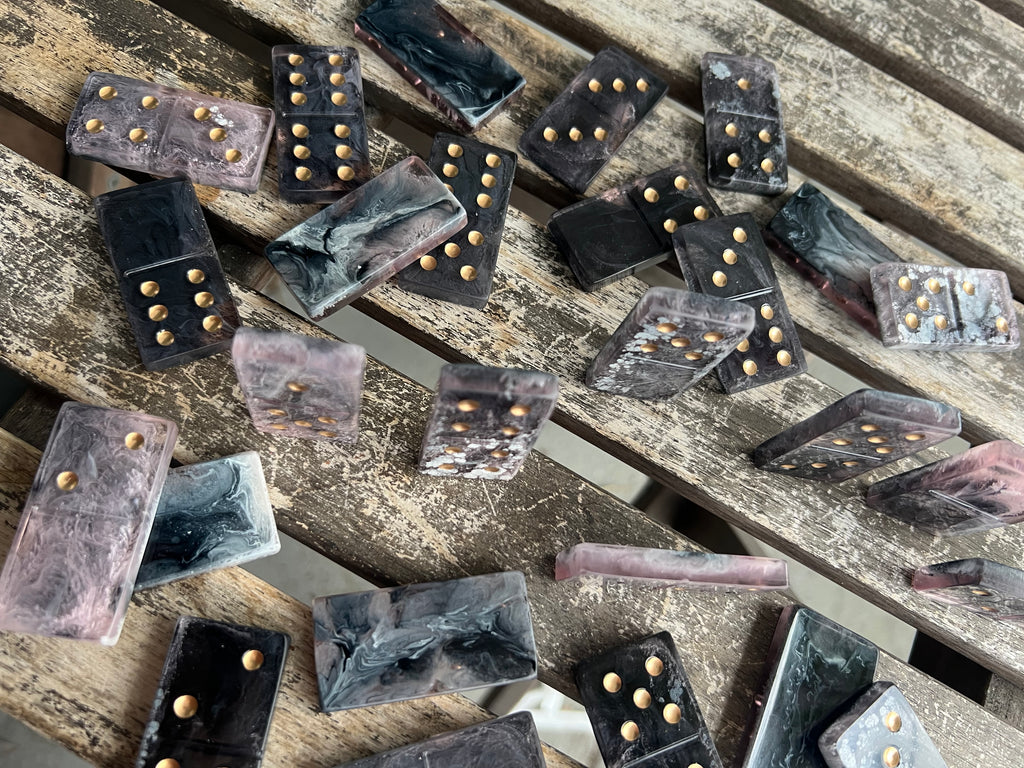 Shadow Rose Domino Set
