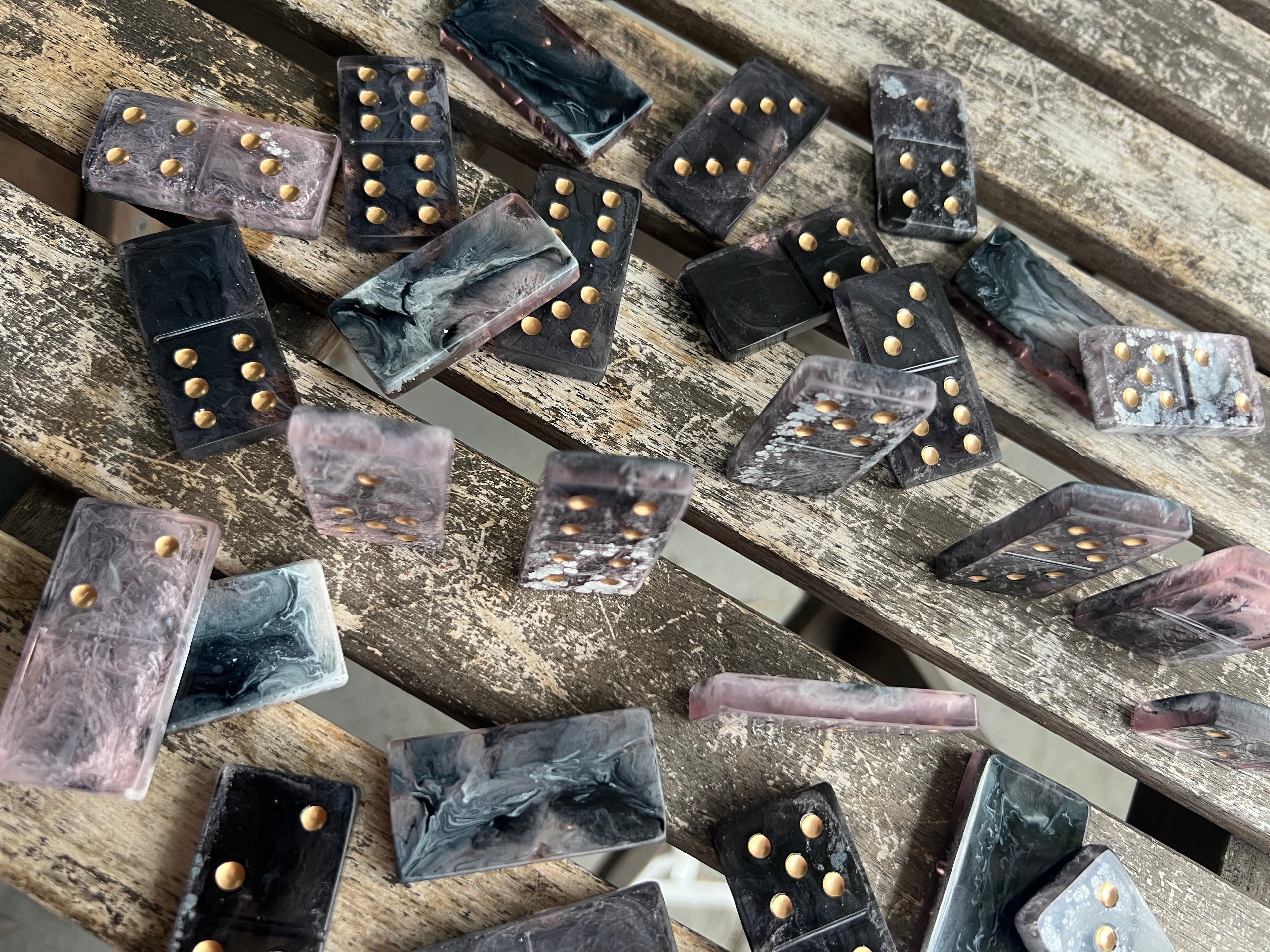 Shadow Rose Domino Set
