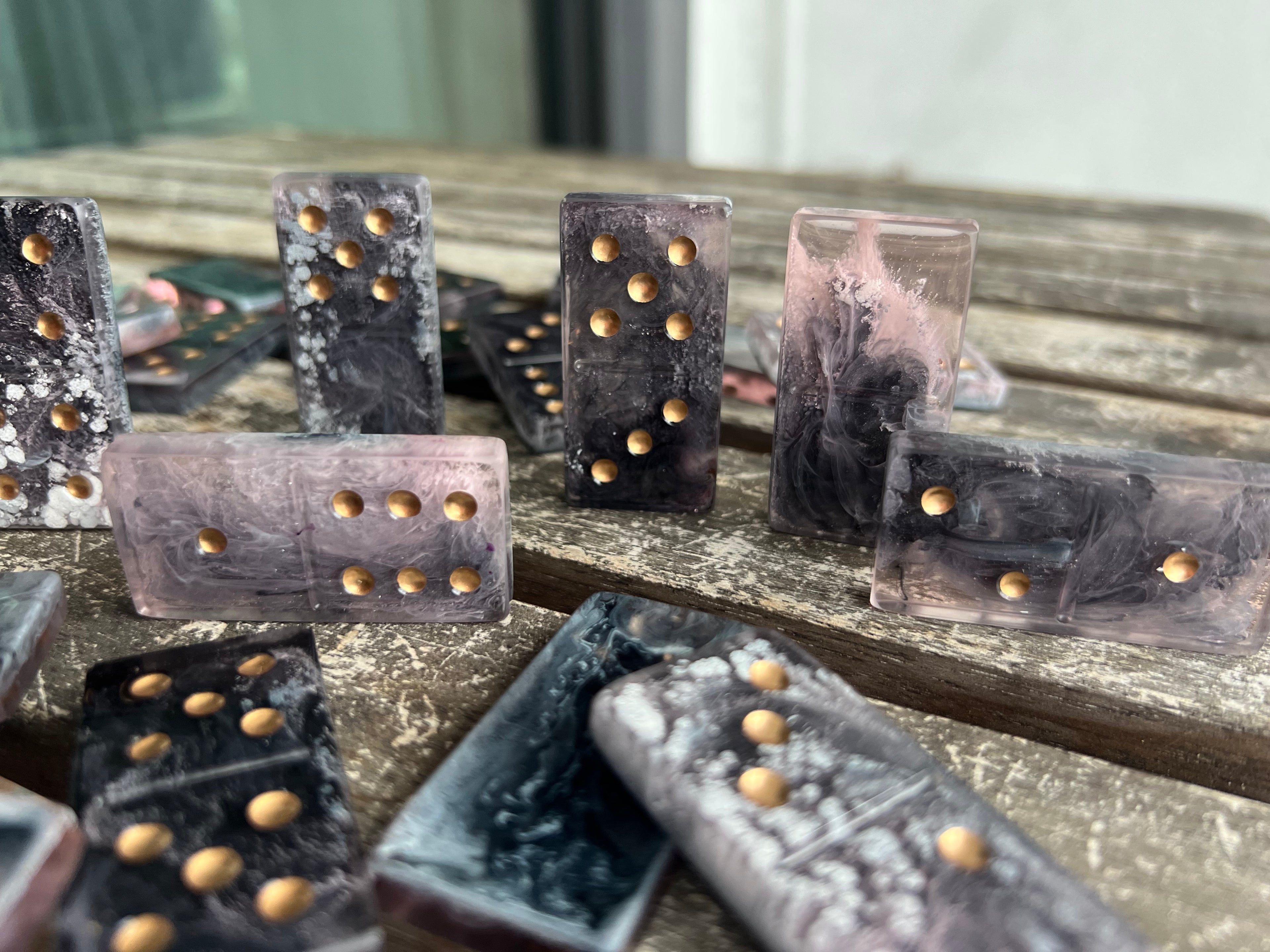 Shadow Rose Domino Set