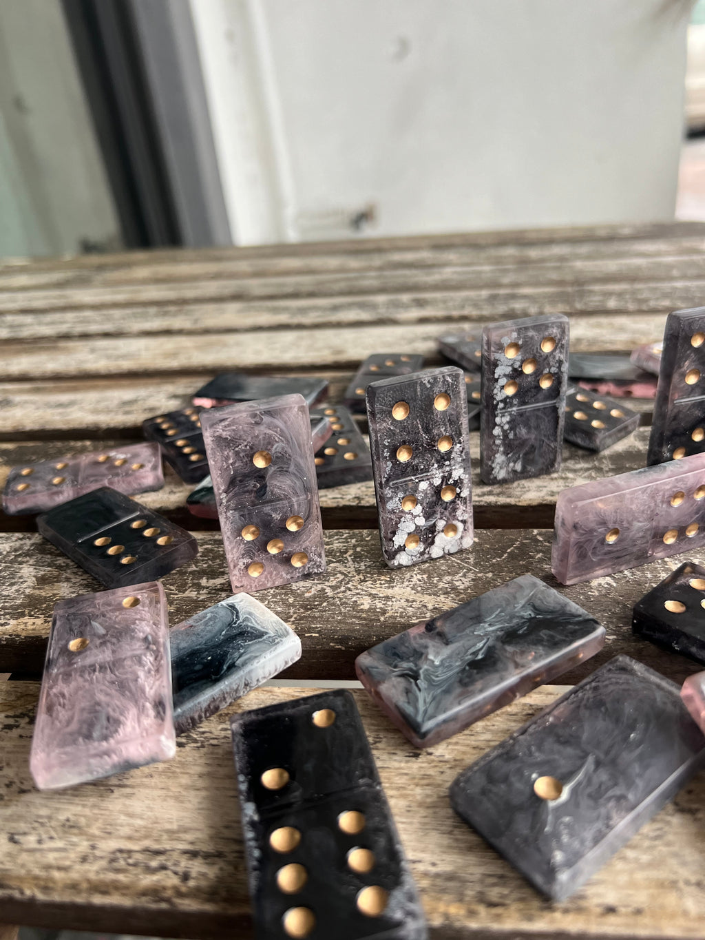 Shadow Rose Domino Set