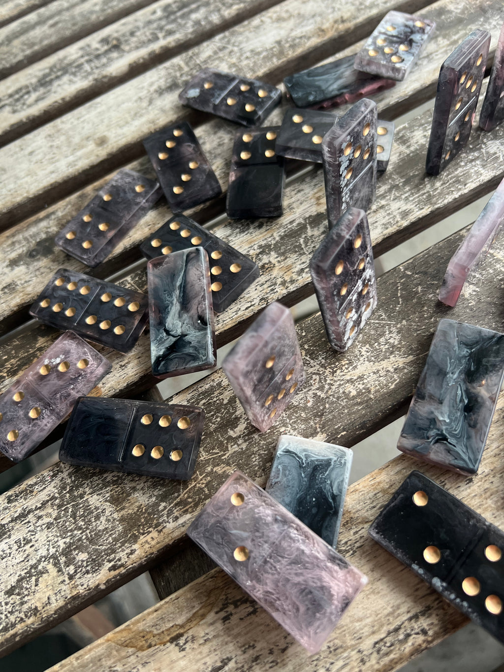 Shadow Rose Domino Set