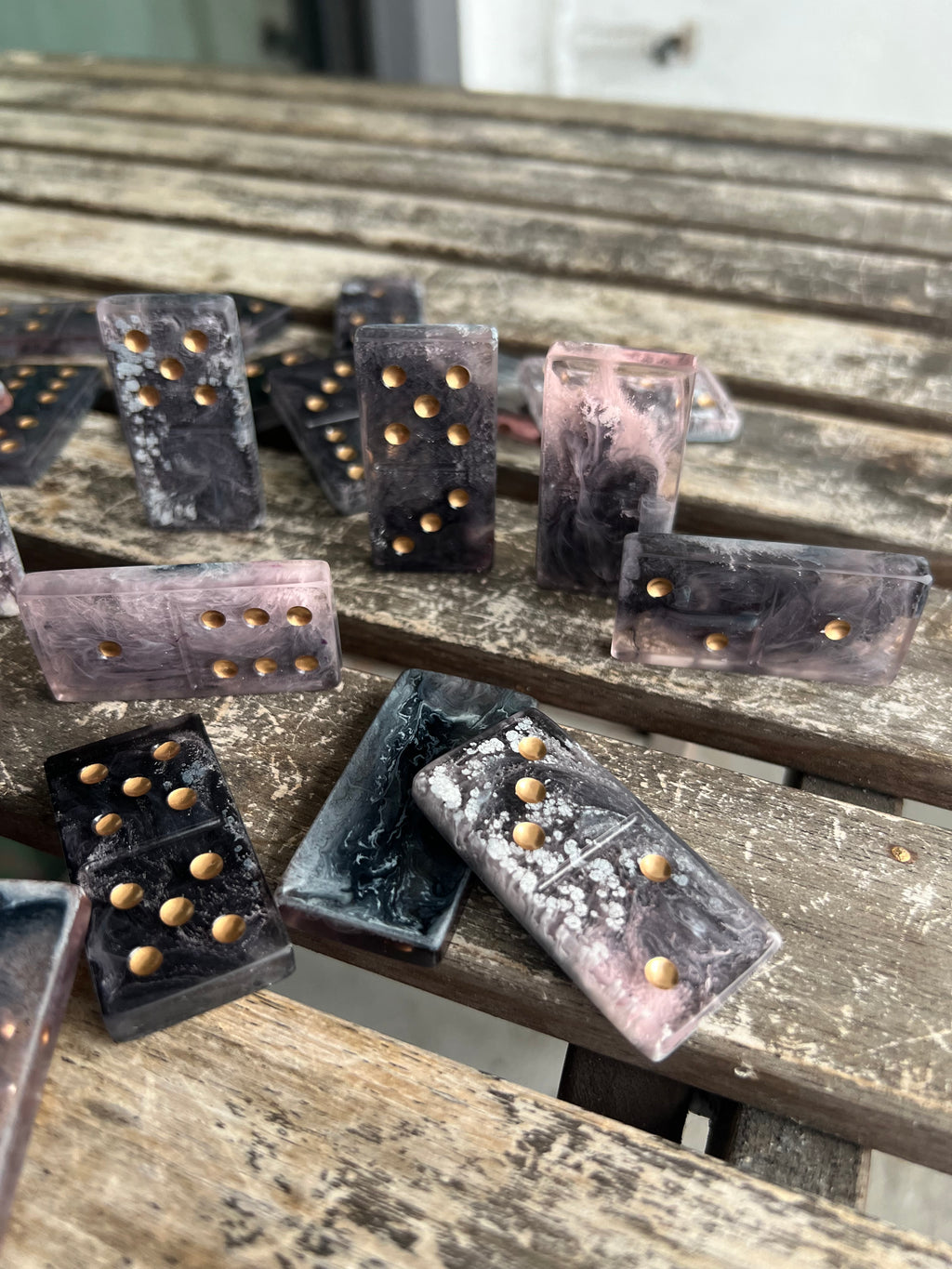Shadow Rose Domino Set