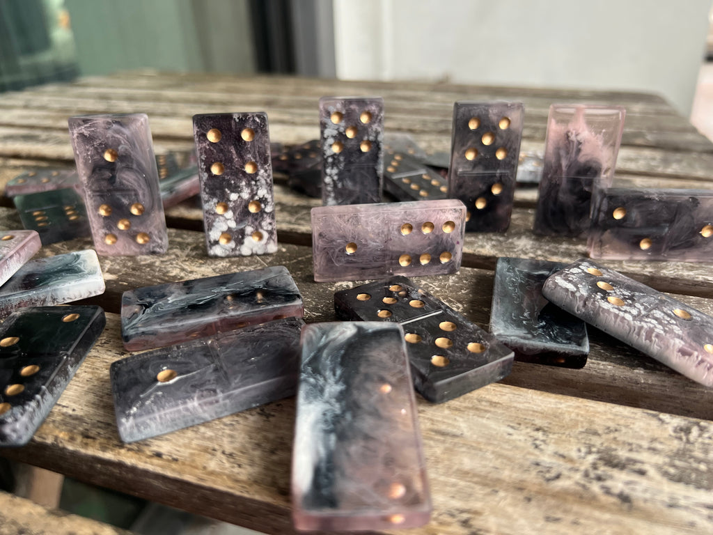 Shadow Rose Domino Set