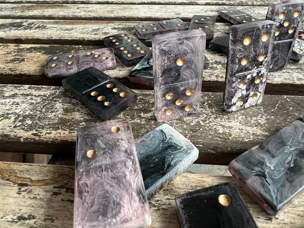 Shadow Rose Domino Set