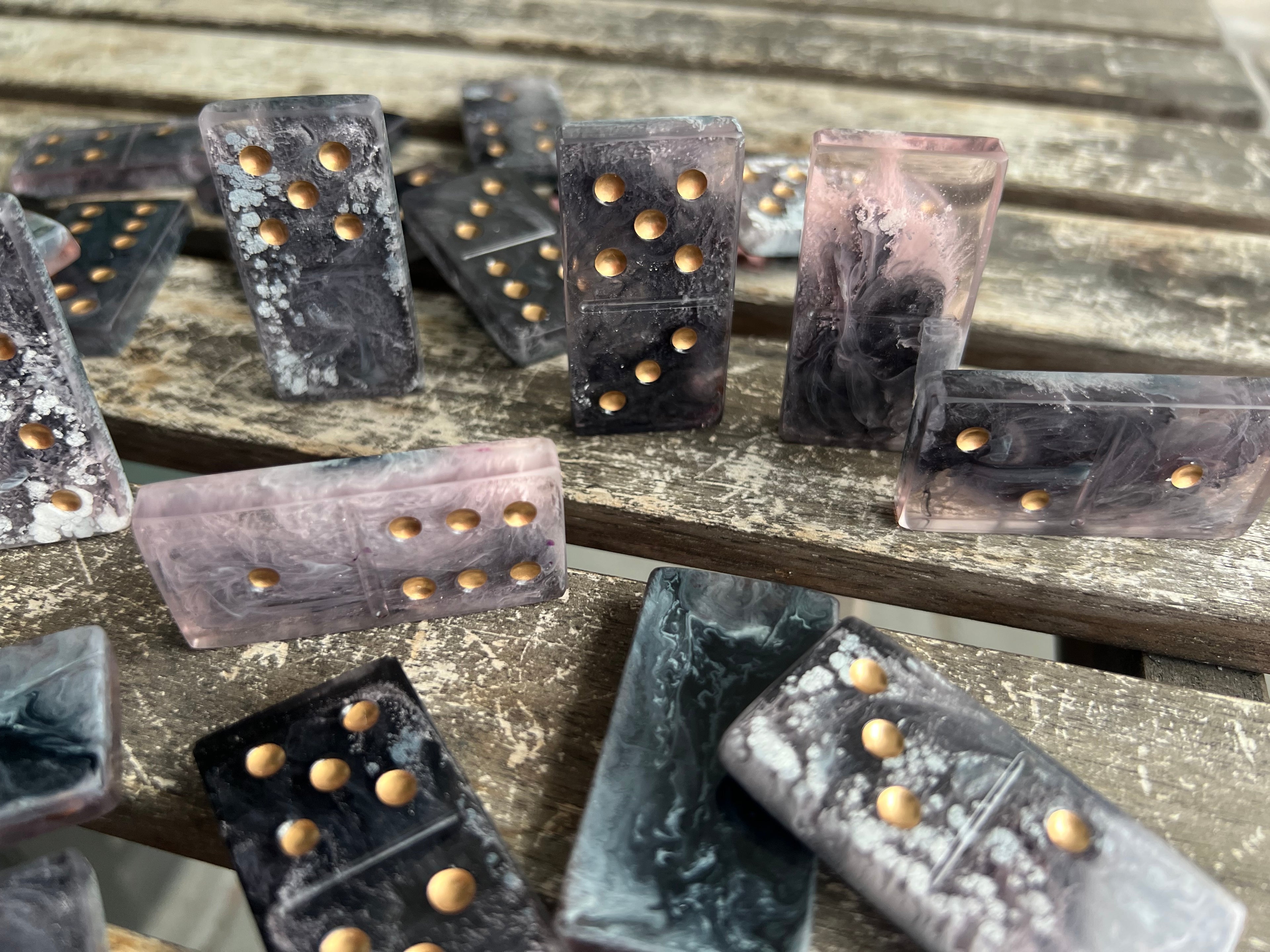 Shadow Rose Domino Set
